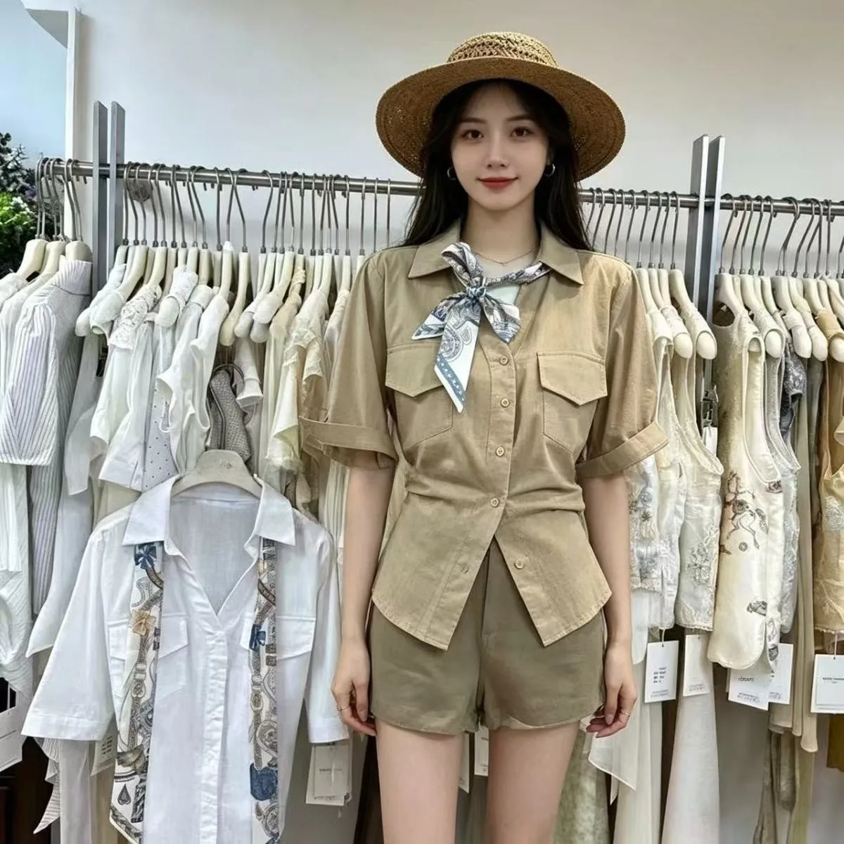 Elegant Commuter Style Women's Shirt mid Sleeve Summer Fashion High Knowledge Casual Neck Pullover Breathable Polyester
Elegant Commuter Style Women's Shirt mid Sleeve Summer Fashion High Knowledge Casual Neck Pullover Breathable Polyester