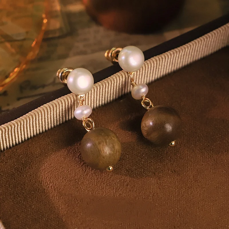 Original Handmade Freshwater Pearl Sandalwood Stud Earrings Luxury Minimalist Elegant Versatile Ear Jewelry for Women Daily Wear
Original Handmade Freshwater Pearl Sandalwood Stud Earrings Luxury Minimalist Elegant Versatile Ear Jewelry for Women Daily Wear