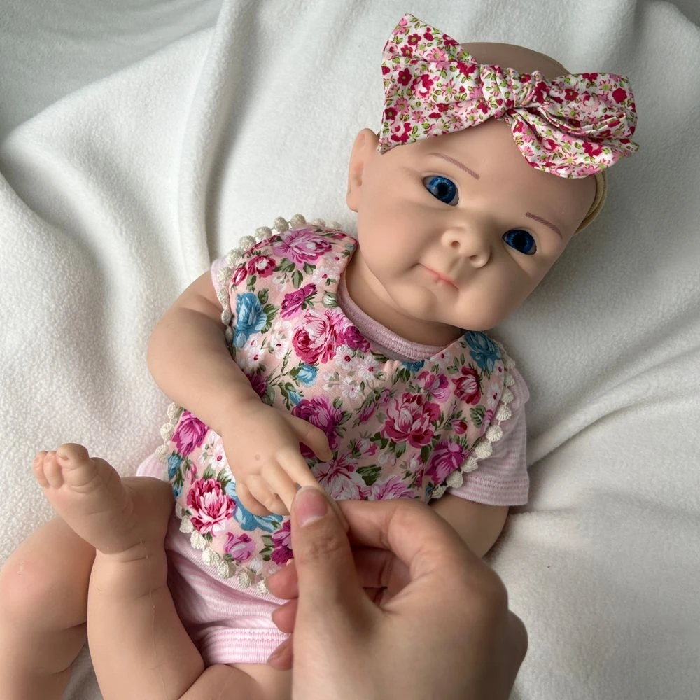 19Inch Weighted Full Solid Lifelike Silicone Reborn Baby Girl Bettie Cute Visible Veins Doll for Companion Parents Kids Toy
19Inch Weighted Full Solid Lifelike Silicone Reborn Baby Girl Bettie Cute Visible Veins Doll for Companion Parents Kids Toy