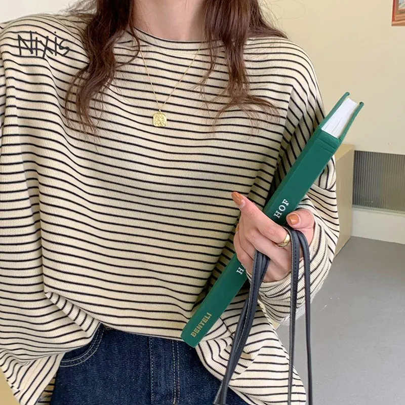 Striped T-shirts Women Elegant Simple Long Sleeve Spring Vintage Basic Top All-match Korean Fashion Teens Tee Female Clothes
Striped T-shirts Women Elegant Simple Long Sleeve Spring Vintage Basic Top All-match Korean Fashion Teens Tee Female Clothes