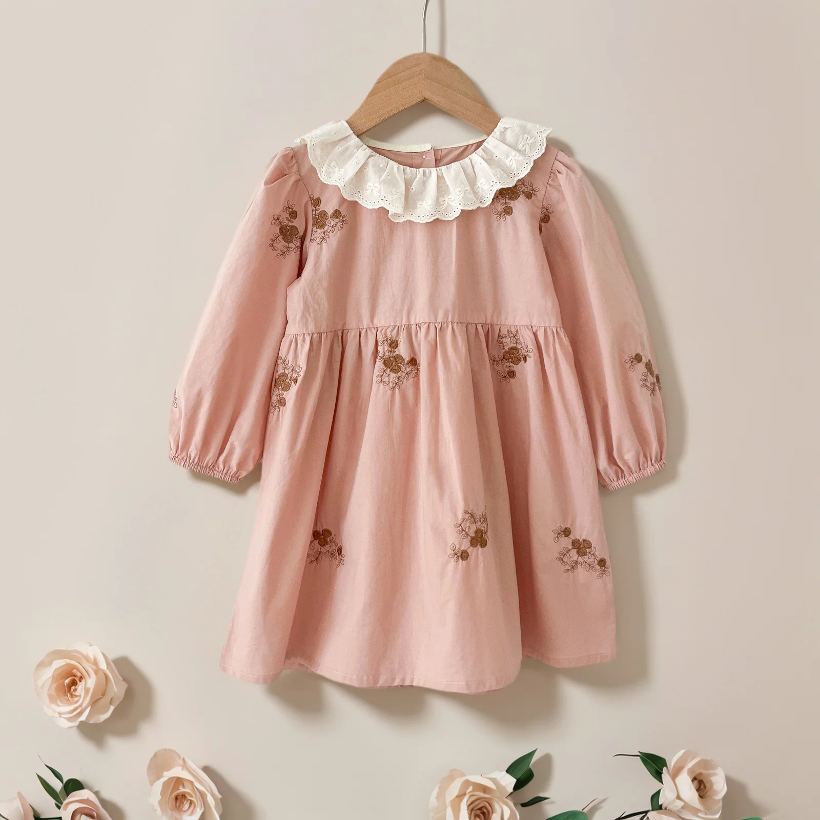 Новое весеннее платье для девочек 2024, розовое платье с кружевным воротником для маленьких девочек, хлопковое детское платье принцессы с вышивкой, детское платье принцессы
Новое весеннее платье для девочек 2024, розовое платье с кружевным воротником для маленьких девочек, хлопковое детское платье принцессы с вышивкой, детское платье принцессы