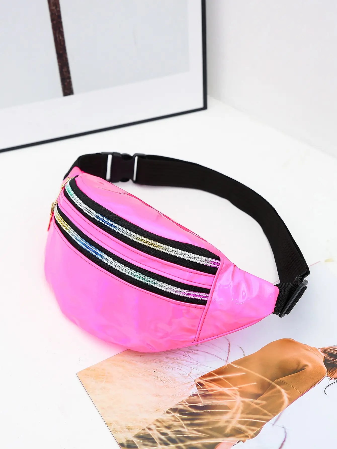 Neon-Pink Holographic Waist Bag Pink , Pink
Neon-Pink Holographic Waist Bag Pink , Pink