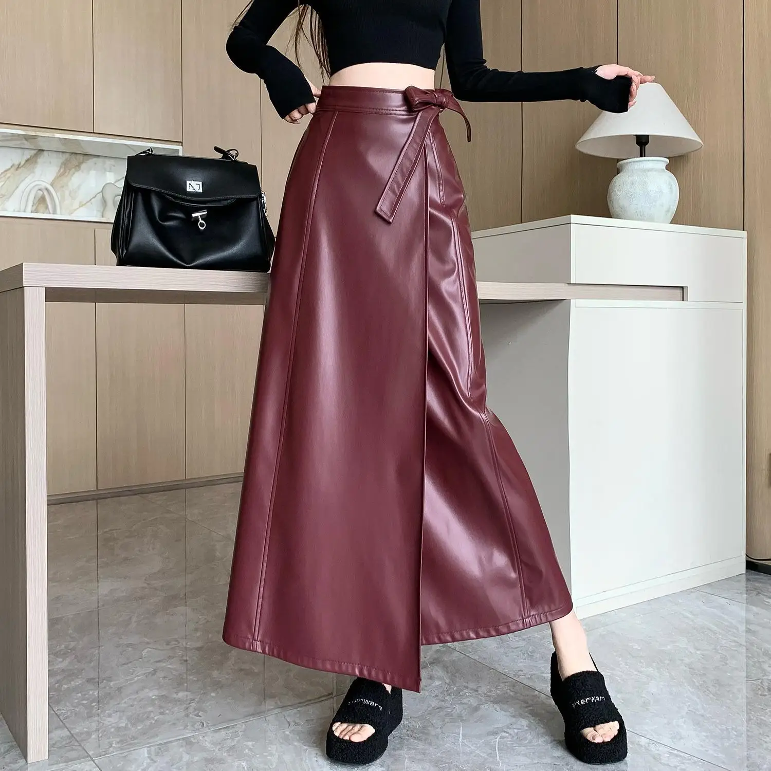 High end retro slimming one piece skirt for women, sweet and spicy A-line mid length leather skirt korean fashion clothing
High end retro slimming one piece skirt for women, sweet and spicy A-line mid length leather skirt korean fashion clothing