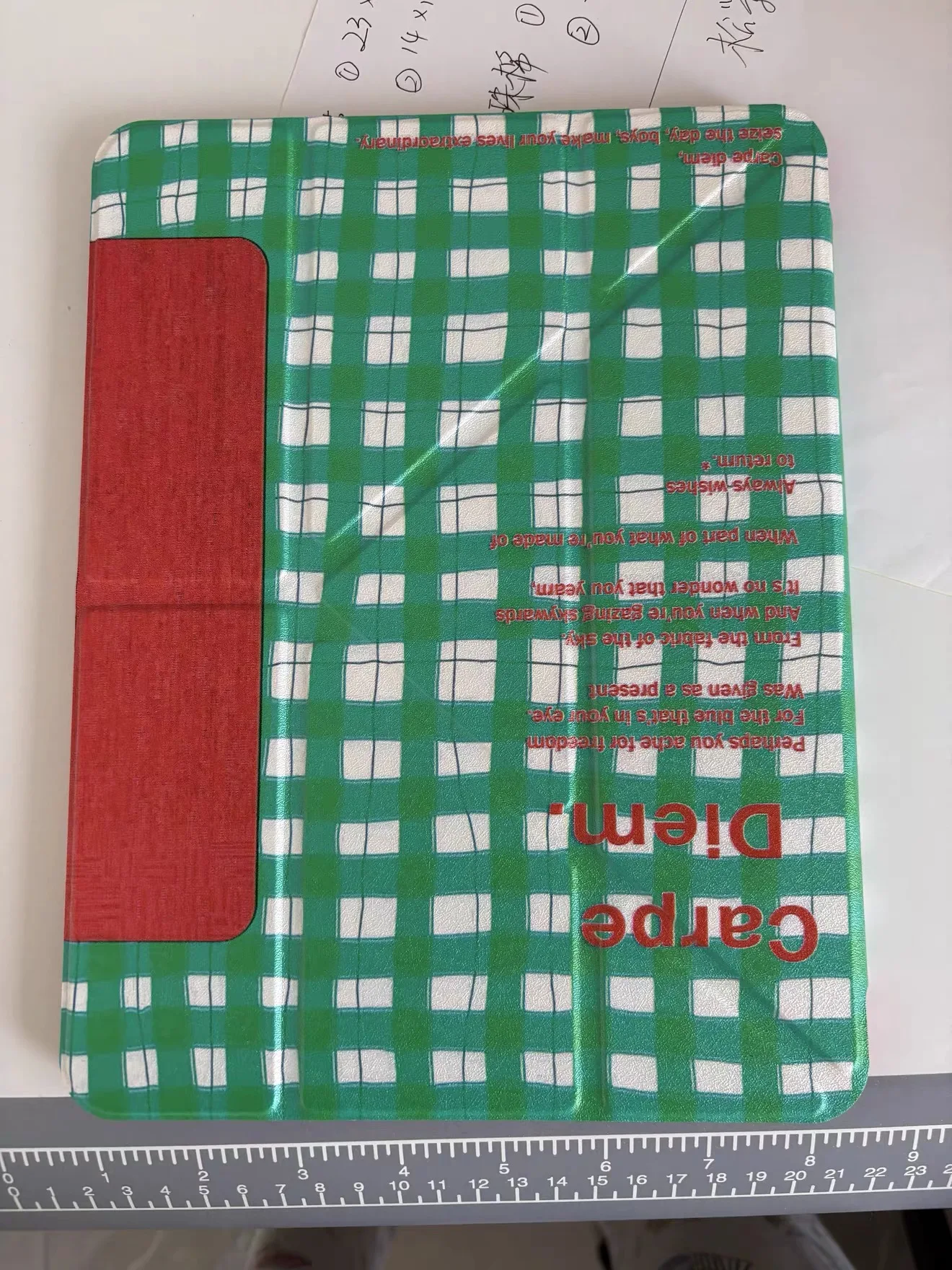 Green checkered flat shell, suitable for iPad, Y+ three-fold design, acrylic material hard shell
Green checkered flat shell, suitable for iPad, Y+ three-fold design, acrylic material hard shell