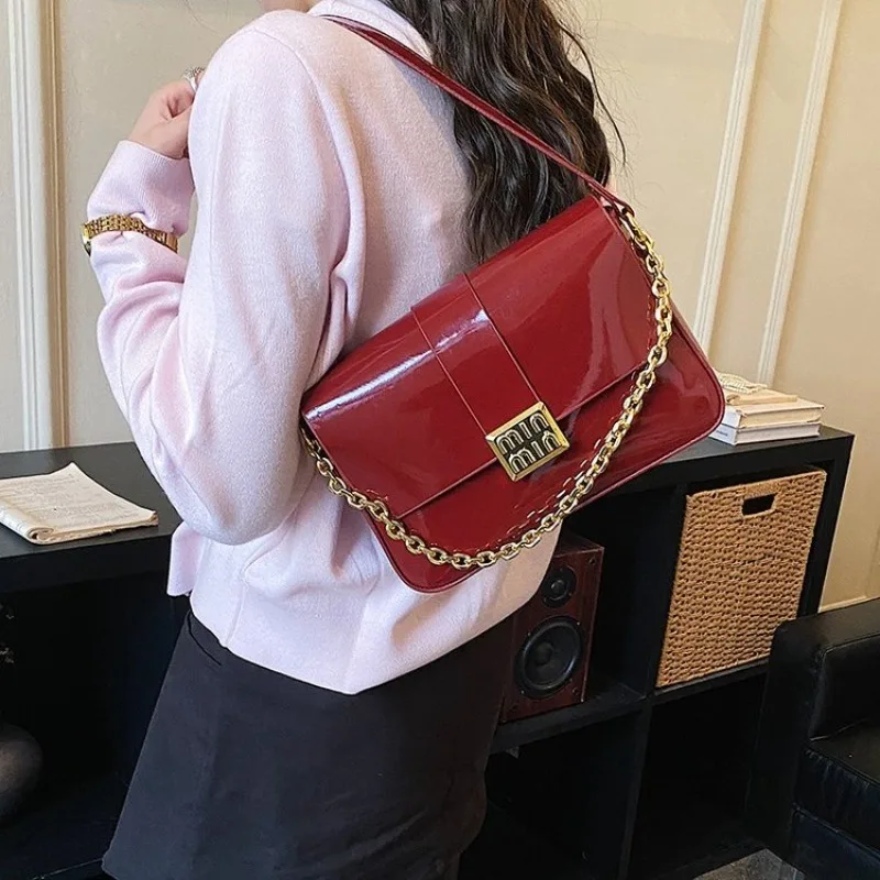Original Retro Leather Diaper Bag High-End Stylish Clutch Fashionable Commuter Tote Handbag As Messenger Purse
Original Retro Leather Diaper Bag High-End Stylish Clutch Fashionable Commuter Tote Handbag As Messenger Purse