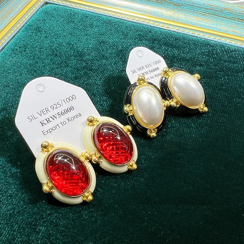 Retro women ins niche design sense court style personality heavy industry glazed vintage earrings
Retro women ins niche design sense court style personality heavy industry glazed vintage earrings