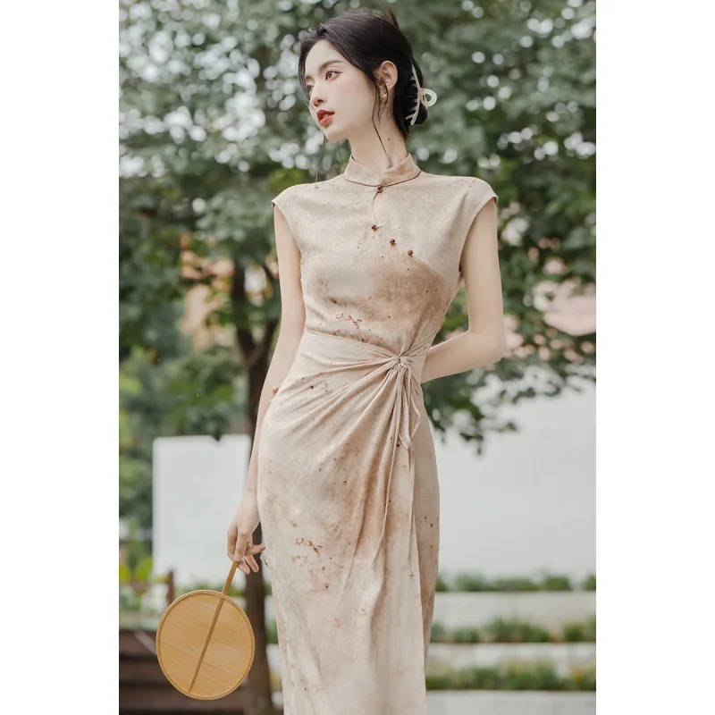 New Chinese Style Qipao Traditional Standing Neck Sleeveless Dress Fashion Printed Elegant Cheongsam Sexy Evening Party Dresses
New Chinese Style Qipao Traditional Standing Neck Sleeveless Dress Fashion Printed Elegant Cheongsam Sexy Evening Party Dresses