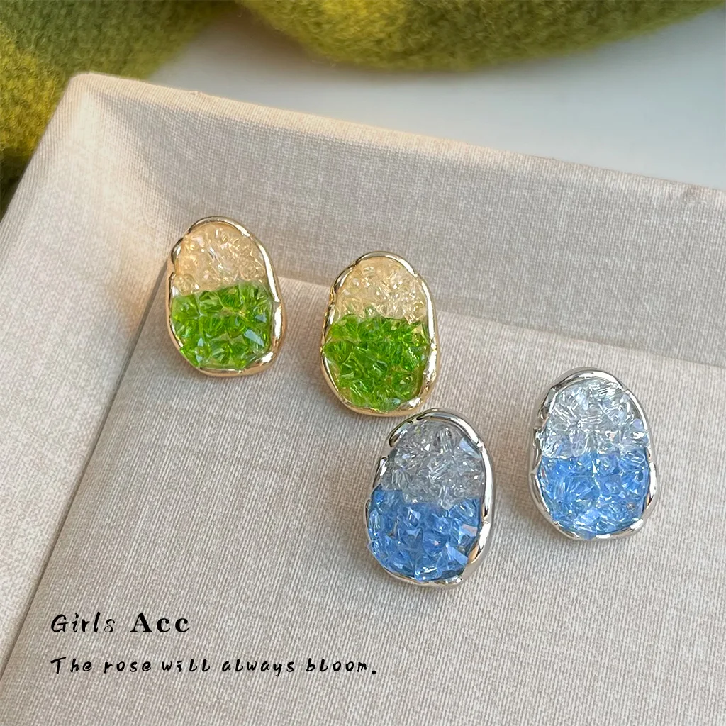 Classic Super Fairy Gradual Change Glass Crystal Stud Earrings Small Fresh Sweet Mori Korean Fashion High Sense Spring Summer
Classic Super Fairy Gradual Change Glass Crystal Stud Earrings Small Fresh Sweet Mori Korean Fashion High Sense Spring Summer