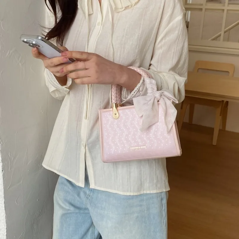 High End Leather Ladies Handbag Classic Paris Designer Trendy Vintage Casual Crossbody Messenger Daily Tote Bag
High End Leather Ladies Handbag Classic Paris Designer Trendy Vintage Casual Crossbody Messenger Daily Tote Bag