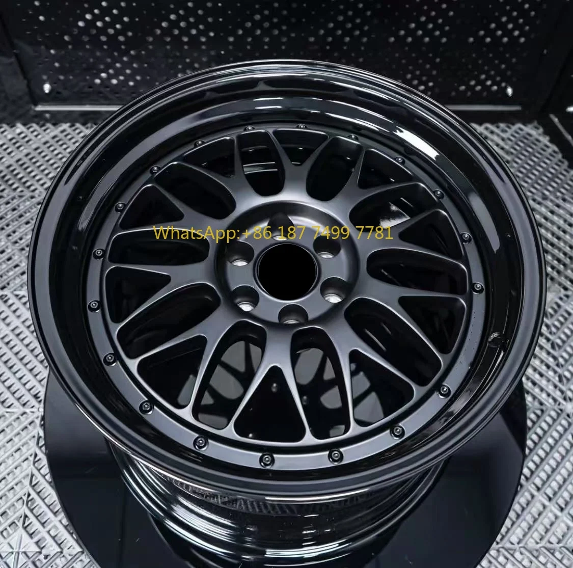 Factory Customized High-quality Aluminum Alloy Two-piece Forged Wheels Hub
Factory Customized High-quality Aluminum Alloy Two-piece Forged Wheels Hub