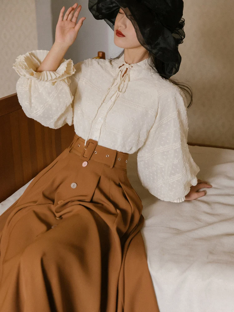 Victorian Vintage Court Style Lantern Sleeve Shirt Hepburn Full Skirt Two-Piece Set Women's Fashion Autumn Collection
Victorian Vintage Court Style Lantern Sleeve Shirt Hepburn Full Skirt Two-Piece Set Women's Fashion Autumn Collection