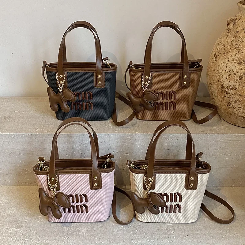 SS 2025 Women's Vintage Large Capacity Bucket Bag Shoulder Crossbody Fashion Versatile
SS 2025 Women's Vintage Large Capacity Bucket Bag Shoulder Crossbody Fashion Versatile