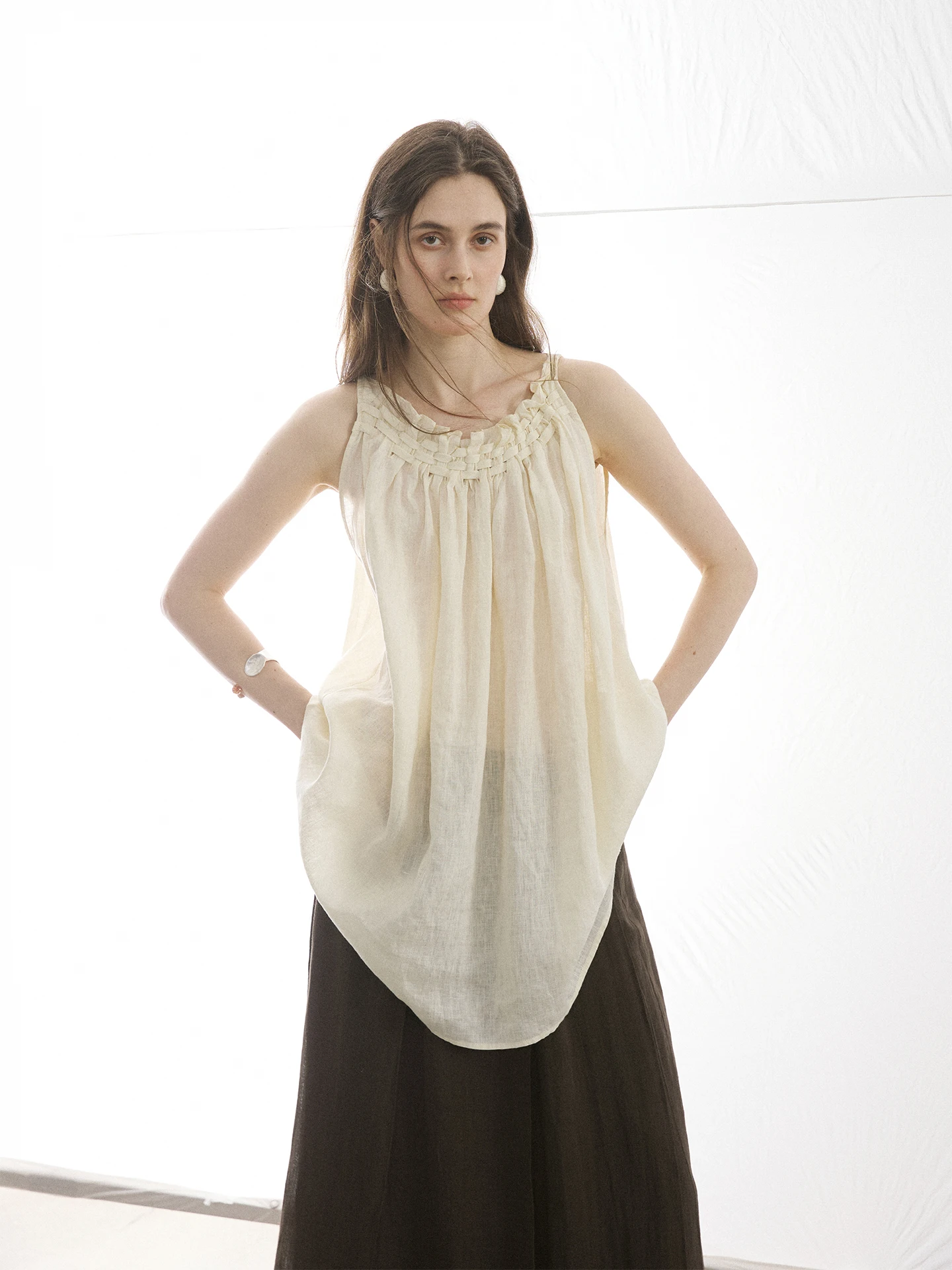 Moofeel Linen Heavy Embroidery Weaving Sleeveless Shirt Unique Crease Loose Top Women's Business Casual Summer Moisture Wicking
Moofeel Linen Heavy Embroidery Weaving Sleeveless Shirt Unique Crease Loose Top Women's Business Casual Summer Moisture Wicking
