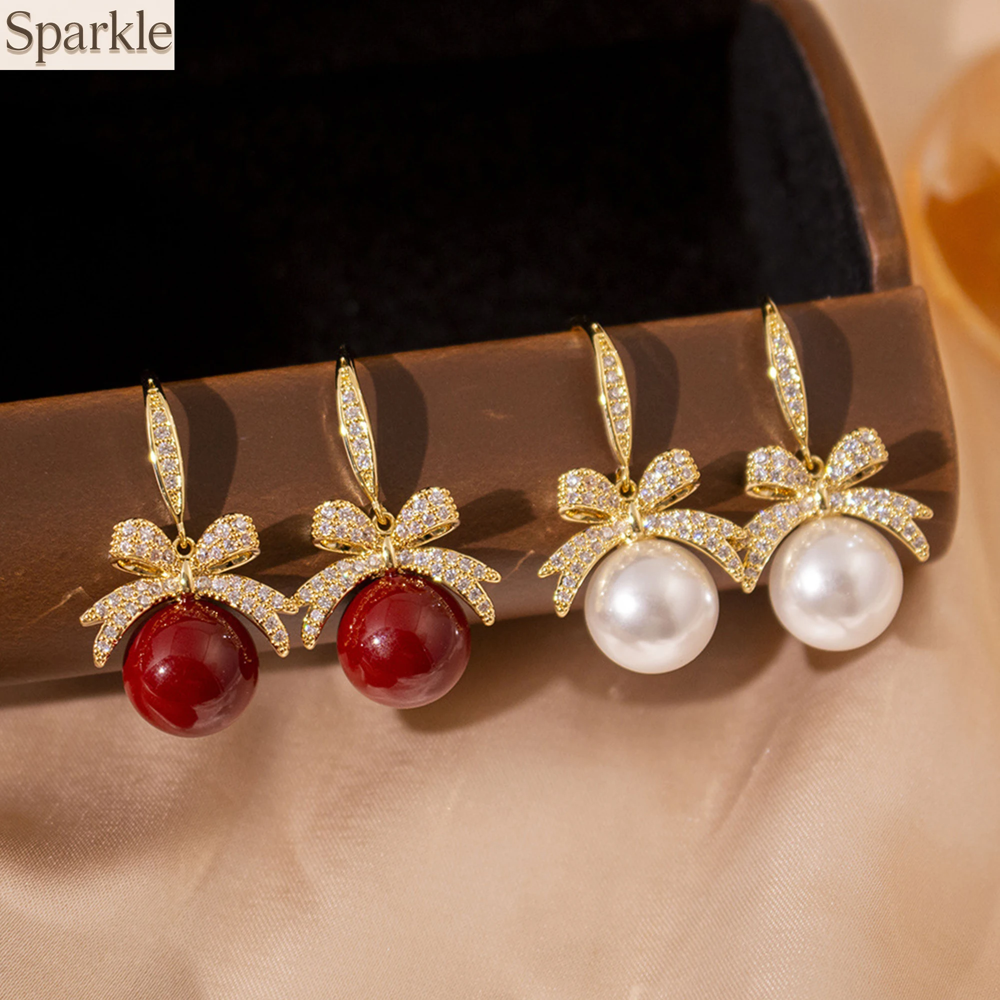 Gold Bow Pearl Drop Earrings with Rhinestone Decor Red/White Bead Dangle Earrings for Women Elegant Party Wedding Jewelry Gift
Gold Bow Pearl Drop Earrings with Rhinestone Decor Red/White Bead Dangle Earrings for Women Elegant Party Wedding Jewelry Gift