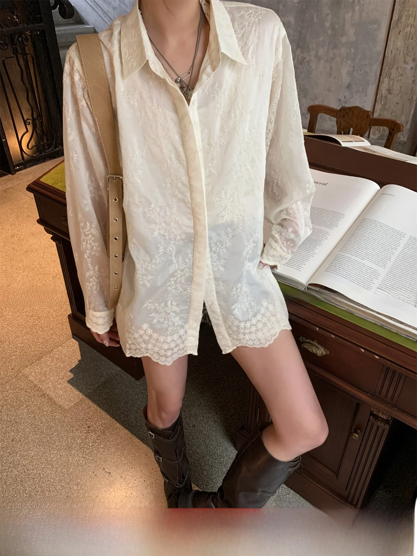 GV Big Brother Original Color Mid-century 3D Embroidery Loose Women's irt Autumn New Design Sense Breathable Long Sve Po...
GV Big Brother Original Color Mid-century 3D Embroidery Loose Women's irt Autumn New Design Sense Breathable Long Sve Po...