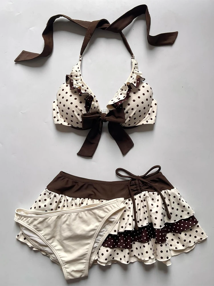 Y2k Elegant Summer beach 2000s Retro sweet sexy spicy girl storm point ruffle American polka dot style bikini three piece sets
Y2k Elegant Summer beach 2000s Retro sweet sexy spicy girl storm point ruffle American polka dot style bikini three piece sets