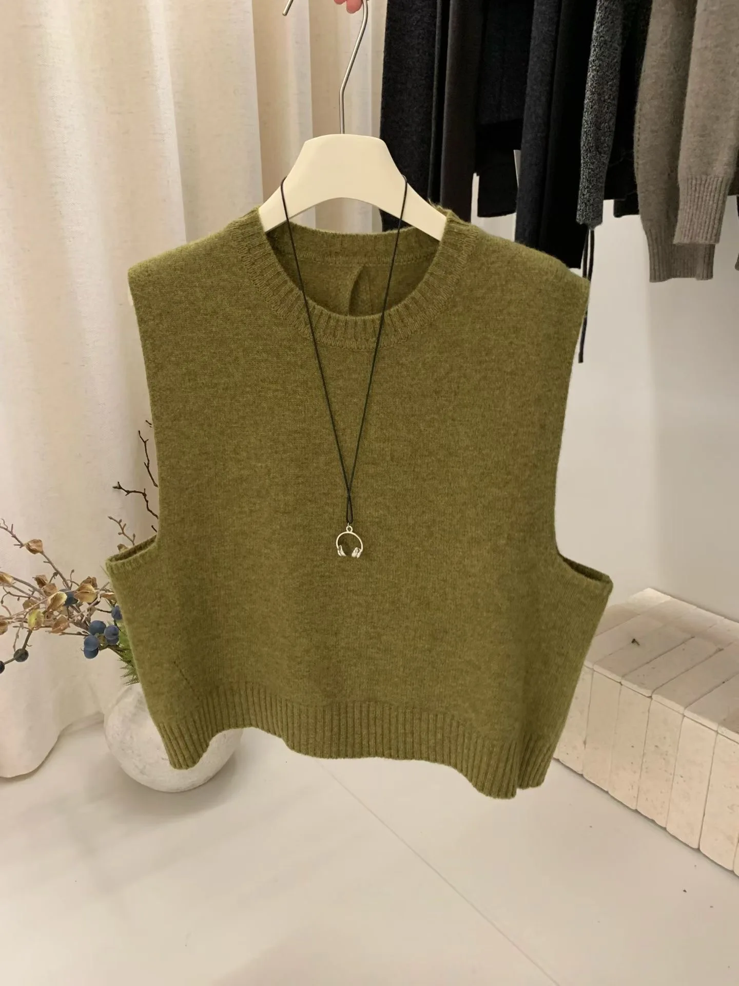 Осенне-зимний шерстяной вязаный круглый жилет Ne, женская многослойная футболка с пуговицами, теплая длина...
Осенне-зимний шерстяной вязаный круглый жилет Ne, женская многослойная футболка с пуговицами, теплая длина...