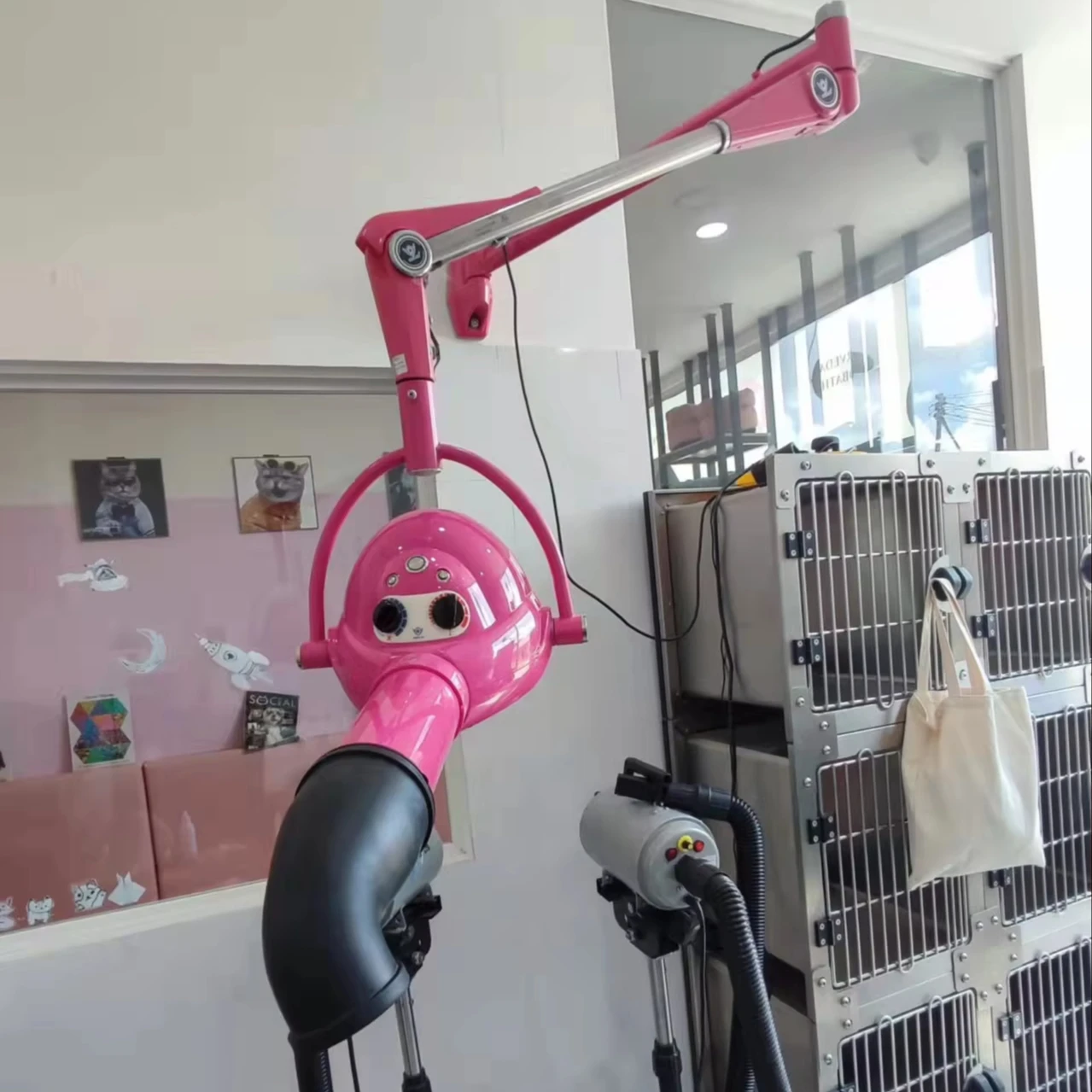 Free Hands Dog Bath Hair Dryer New Design Pet Hair Dryer High Power Hair Blowing Artifact Hanging Cat Dryer
Free Hands Dog Bath Hair Dryer New Design Pet Hair Dryer High Power Hair Blowing Artifact Hanging Cat Dryer