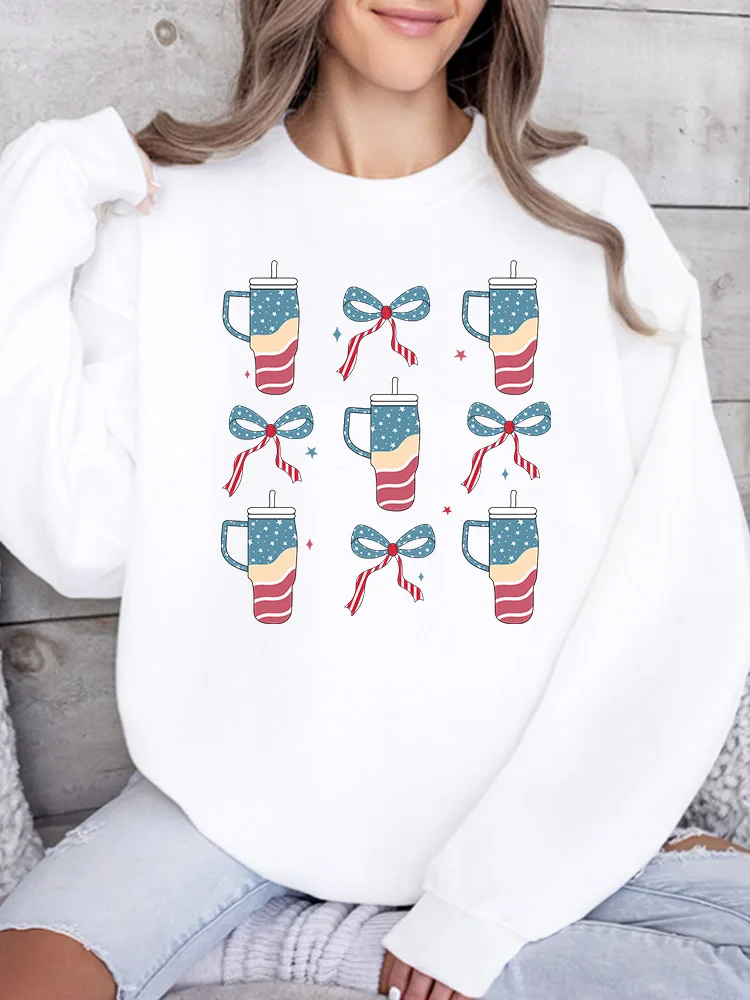 Женская толстовка с принтом «Чашка с водой и бантик», повседневный пуловер с длинным рукавом, свободный крой, уличный стиль для осени и зимы
Женская толстовка с принтом «Чашка с водой и бантик», повседневный пуловер с длинным рукавом, свободный крой, уличный стиль для осени и зимы