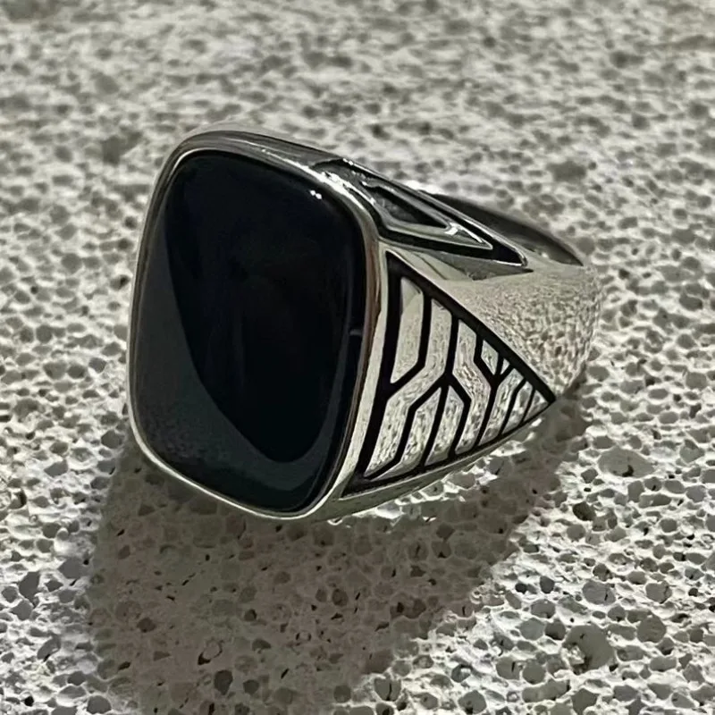European and American new fashionable square oil drop ring face simple personalized men's ring
European and American new fashionable square oil drop ring face simple personalized men's ring