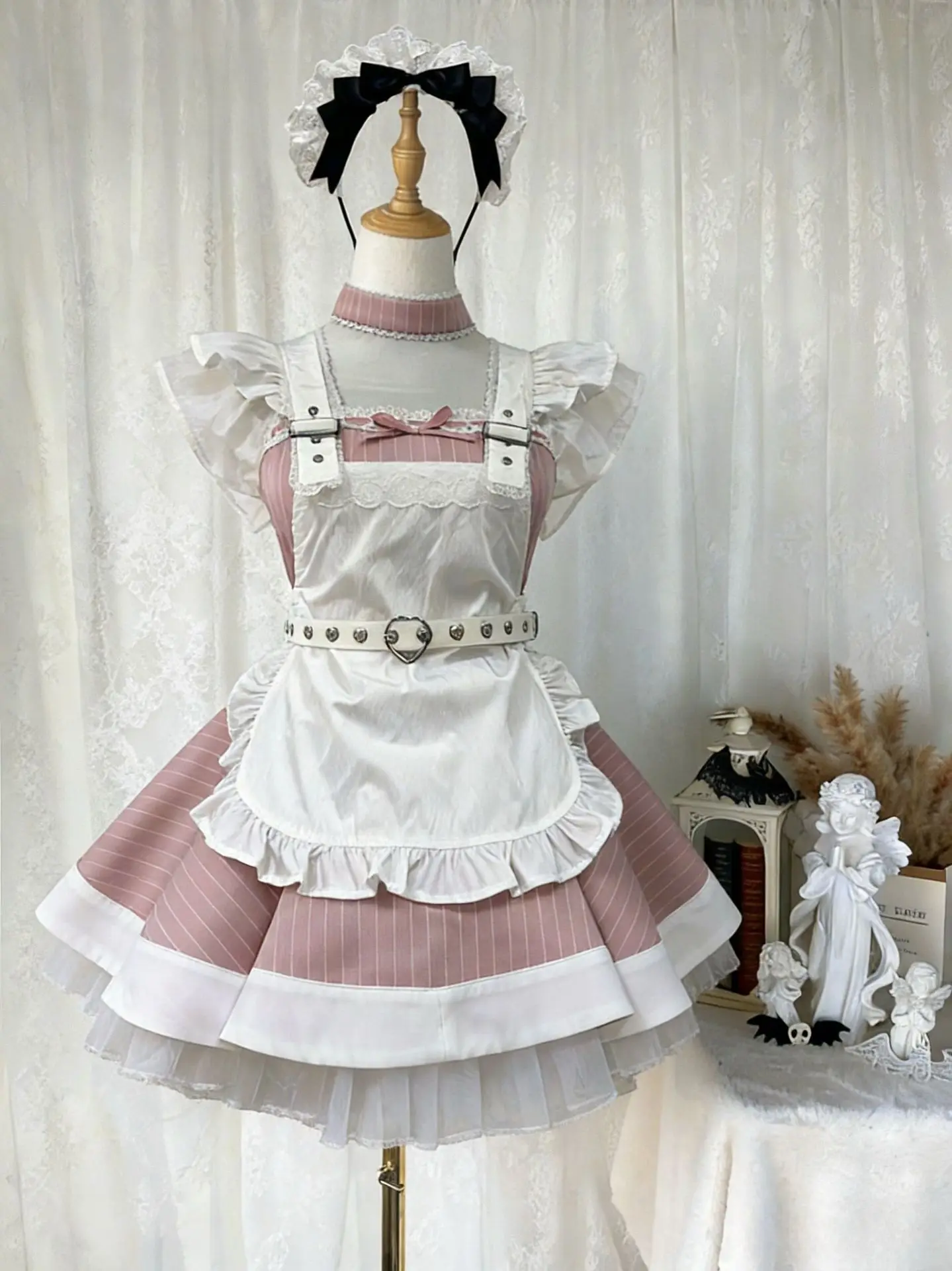 Retro Pink Black Stripes Lolita Cute Maid Dress Cosplay Costume Girl Woman Anime Maid Waiter Party Stage Costumes
Retro Pink Black Stripes Lolita Cute Maid Dress Cosplay Costume Girl Woman Anime Maid Waiter Party Stage Costumes