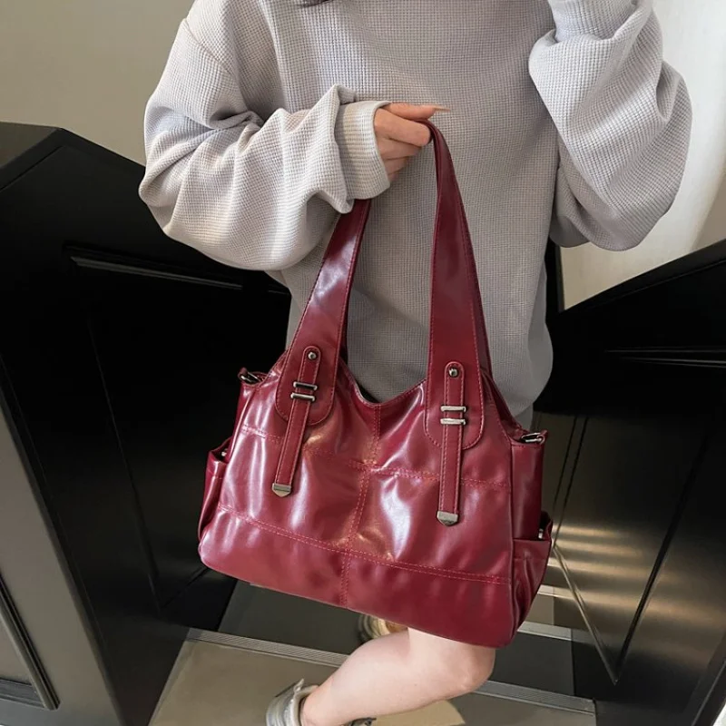 Chic Roomy Everyday Shoulder Bag For Women Designer Inspired Leather Purse For All Daily Essentials
Chic Roomy Everyday Shoulder Bag For Women Designer Inspired Leather Purse For All Daily Essentials