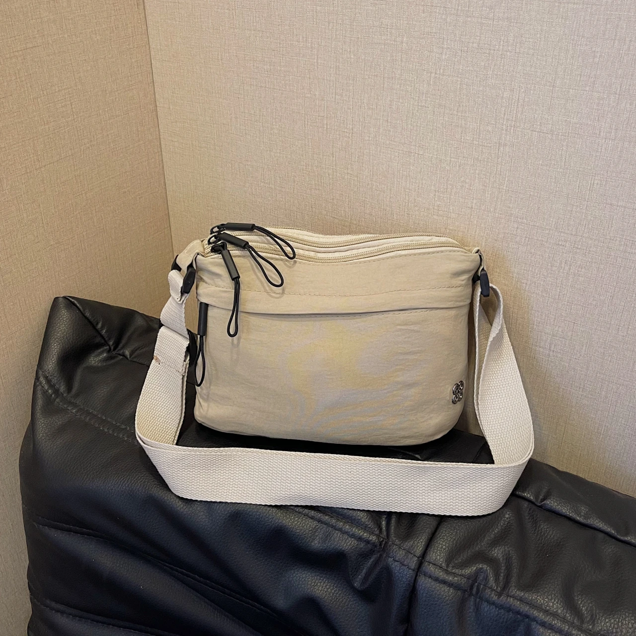 New Women's Bag - Lightweight And Casual Crossbody Bag For Daily Commuting Simple Single-Shoulder Plain-Colored Small Bag
New Women's Bag - Lightweight And Casual Crossbody Bag For Daily Commuting Simple Single-Shoulder Plain-Colored Small Bag