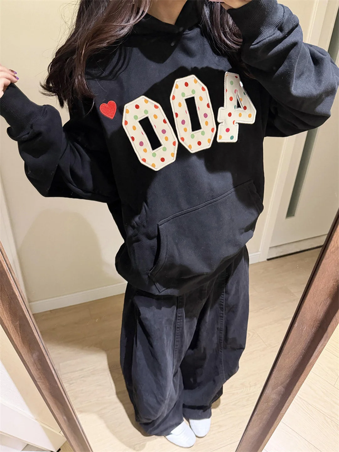 Elegant Embroidered Letter Patch Hoodie Women's Loose Casual Jacket Trendy Spring Fashion Korean Style Long Sleeve Sweatshirt
Elegant Embroidered Letter Patch Hoodie Women's Loose Casual Jacket Trendy Spring Fashion Korean Style Long Sleeve Sweatshirt
