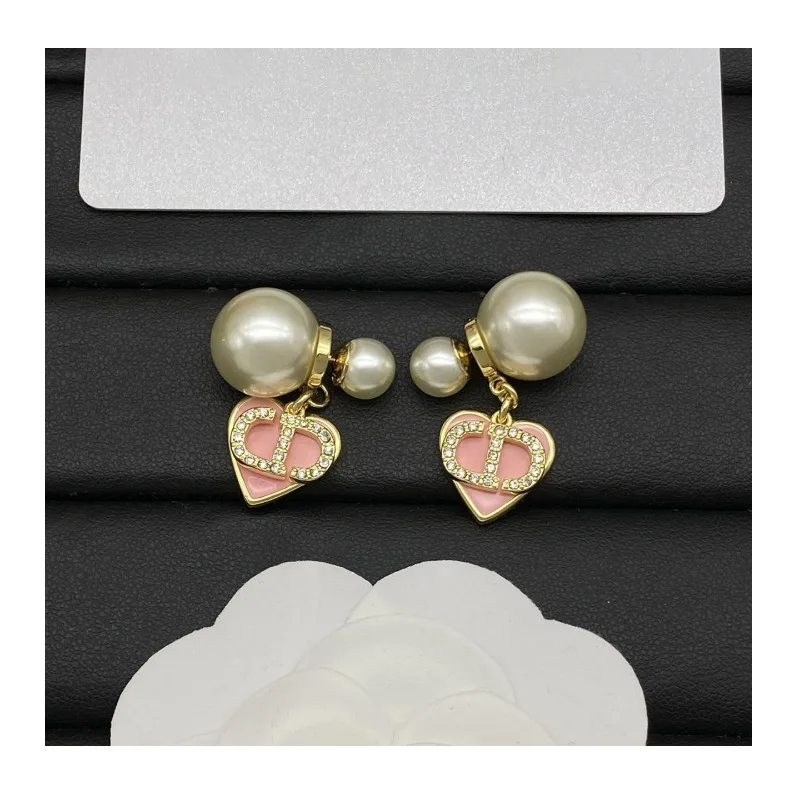 French Temperament Exquisite Retro Light Luxury Premium Pearl Earrings Niche Design Sense Daily Versatile Earrings
French Temperament Exquisite Retro Light Luxury Premium Pearl Earrings Niche Design Sense Daily Versatile Earrings