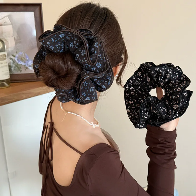 Fashion Retro Coffee Color Blue Floral 4 Layer Large Intestine Headband Autumn Winter Temperament Gentle Harbands Rubber Bands
Fashion Retro Coffee Color Blue Floral 4 Layer Large Intestine Headband Autumn Winter Temperament Gentle Harbands Rubber Bands