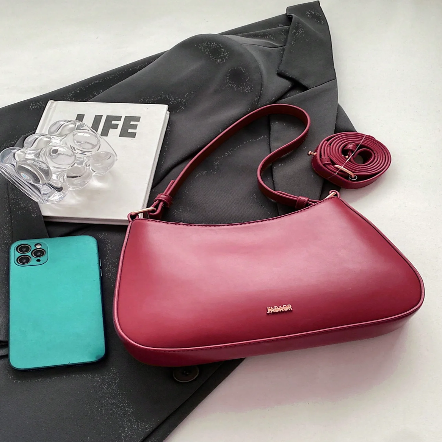Fashionable Elegant Portable Women Shoulder Bag, Mini Crossbody Bag, With Adjustable Shoulder Strap Suitable For Girls And Ladie
Fashionable Elegant Portable Women Shoulder Bag, Mini Crossbody Bag, With Adjustable Shoulder Strap Suitable For Girls And Ladie