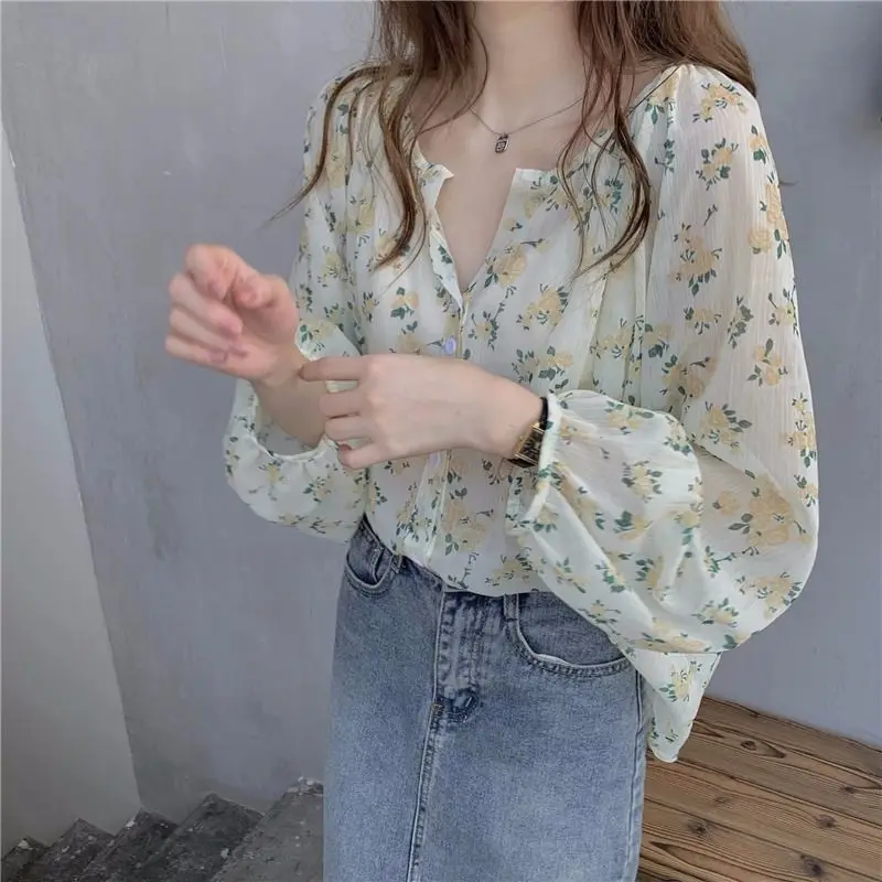 Sweet Fre Floral Print Chiffon irt Women's Design Sensation Ele Thin Korean Sle Sun Protection Long Sve Top
Sweet Fre Floral Print Chiffon irt Women's Design Sensation Ele Thin Korean Sle Sun Protection Long Sve Top