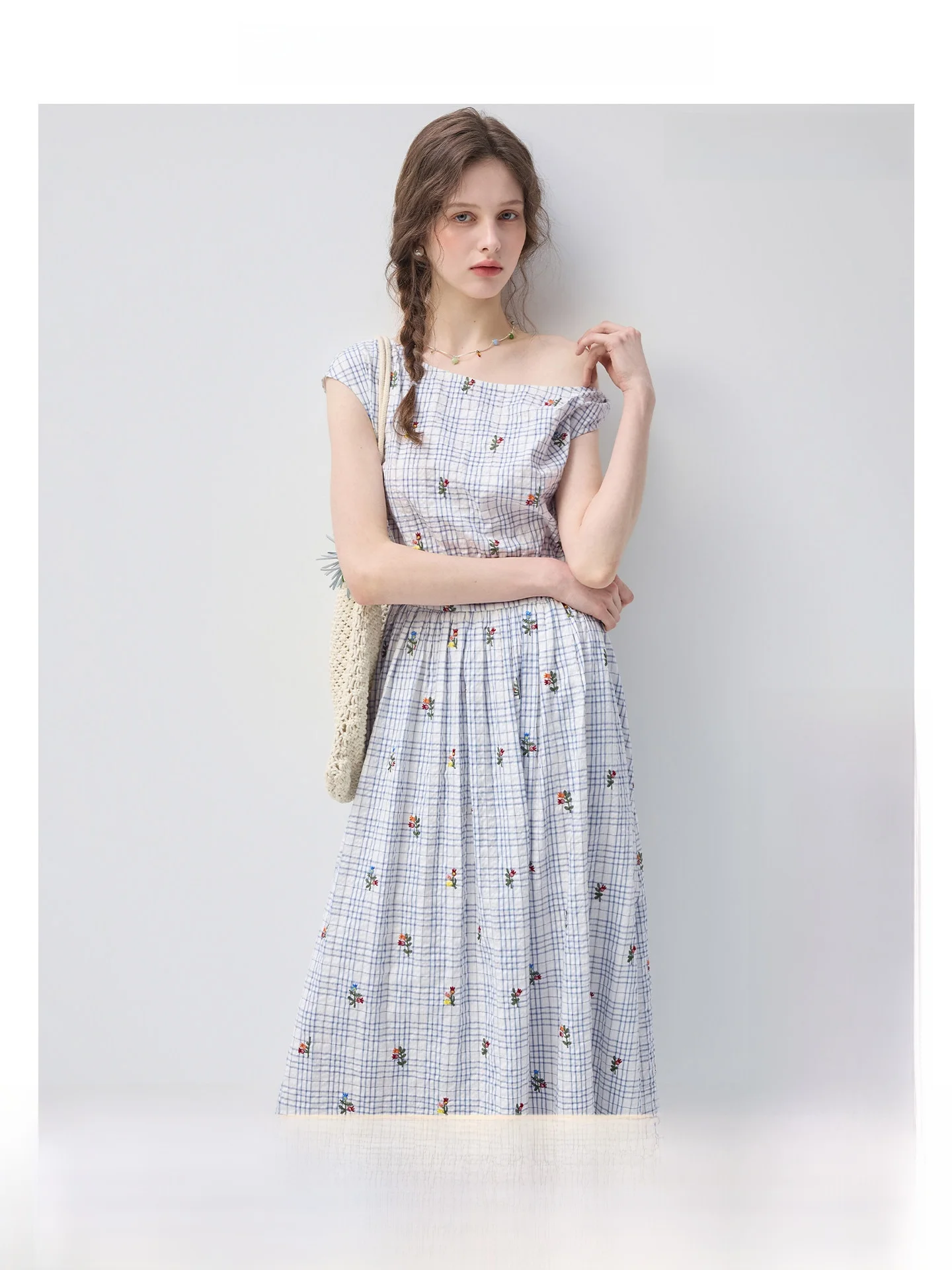 Sweet Fun Amusement VEGA CHANG Women's Floral Print One-Shoulder Waist-Cinching Summer Dress Breathable A-Line Dress
Sweet Fun Amusement VEGA CHANG Women's Floral Print One-Shoulder Waist-Cinching Summer Dress Breathable A-Line Dress