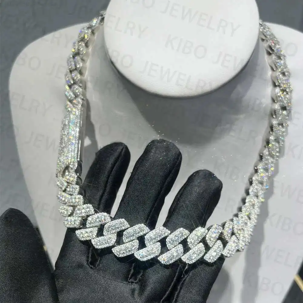 Iced Out Hiphop 18MM 925 Silver Cuban Link Chain VVS Moissanite Cuban Link Chain necklace
Iced Out Hiphop 18MM 925 Silver Cuban Link Chain VVS Moissanite Cuban Link Chain necklace