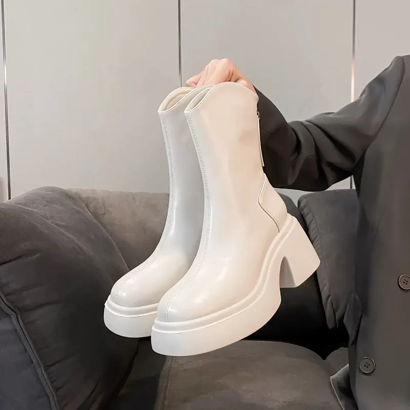 New Style Women Black Short Boots Fashion Back Zippers Shoes Autumn Winter Square Heel Women's Ankle Booties Zapatos Mujer 
New Style Women Black Short Boots Fashion Back Zippers Shoes Autumn Winter Square Heel Women's Ankle Booties Zapatos Mujer
