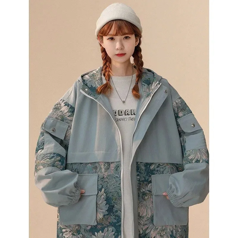 2025 Women Splicing Together Workwear Jacket Ladies Long Sleeves Printing Coat Autumn Female Loose Hooded Stormtrooper Outwear
2025 Women Splicing Together Workwear Jacket Ladies Long Sleeves Printing Coat Autumn Female Loose Hooded Stormtrooper Outwear