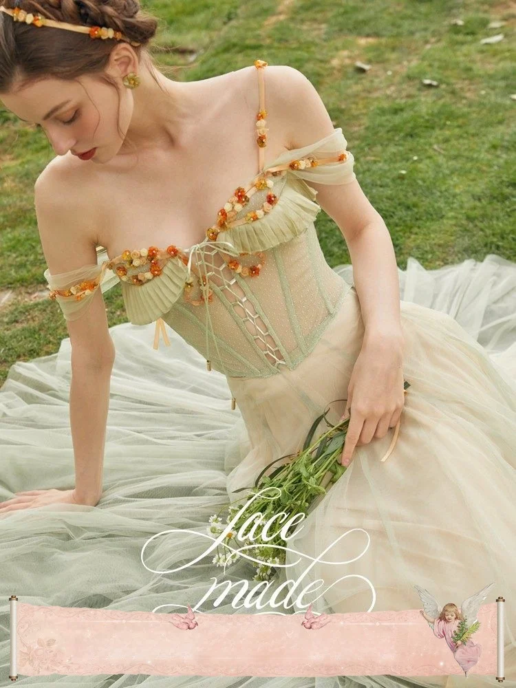 Комплект из двух предметов: кружевной топ-бюстье и юбка-фэнтази из фатина для женщин, летняя коллекция, свободный крой
Комплект из двух предметов: кружевной топ-бюстье и юбка-фэнтази из фатина для женщин, летняя коллекция, свободный крой