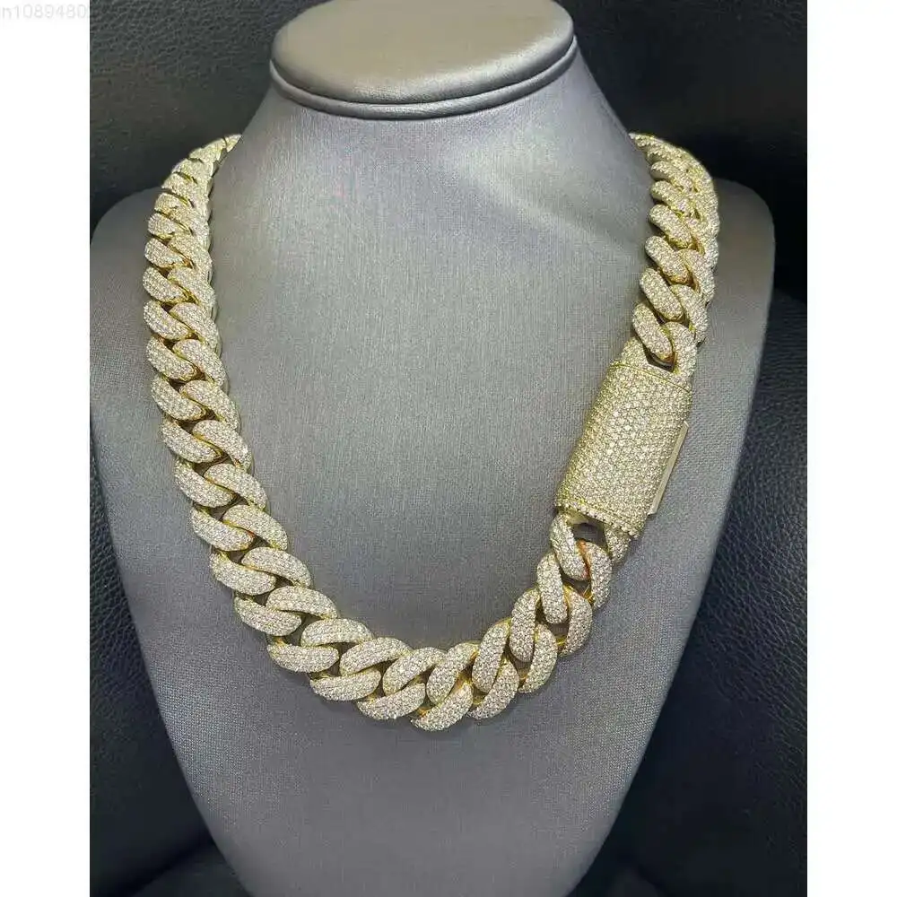 Luxury Hip Hop Rapper Cuban Chain 925 Silver 18mm Wide Three Row Moissanite Diamond Miami Ice Out Cuban Chain Necklace
Luxury Hip Hop Rapper Cuban Chain 925 Silver 18mm Wide Three Row Moissanite Diamond Miami Ice Out Cuban Chain Necklace