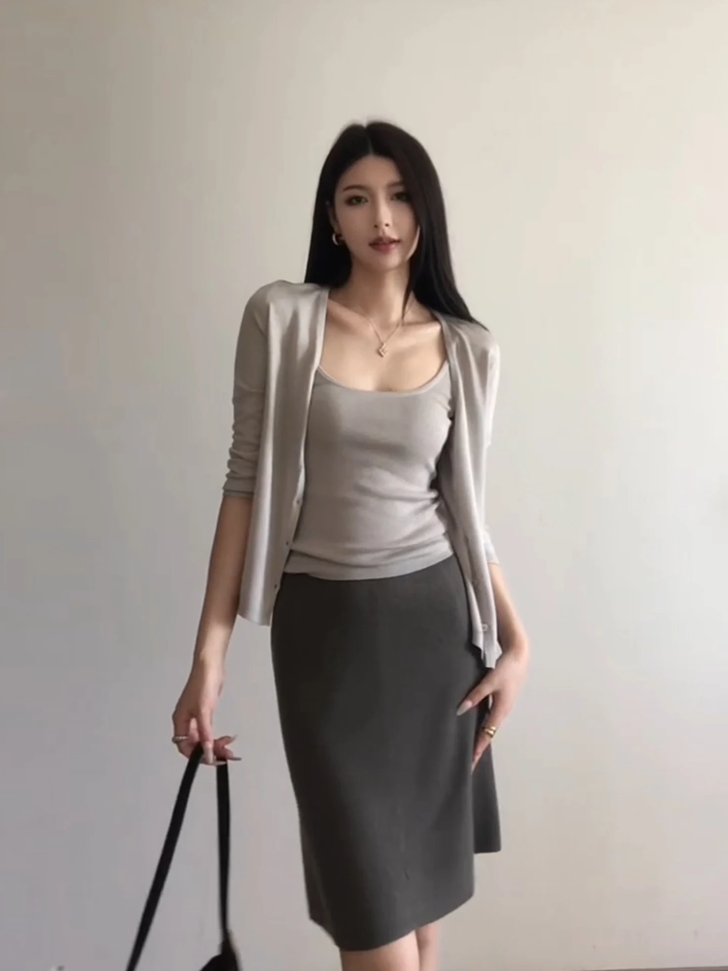 XZY plus Size High Intelligence Lady Style Grey Knitted Strap Cardigan Women's Spring Commute Skirt Three Piece Set
XZY plus Size High Intelligence Lady Style Grey Knitted Strap Cardigan Women's Spring Commute Skirt Three Piece Set