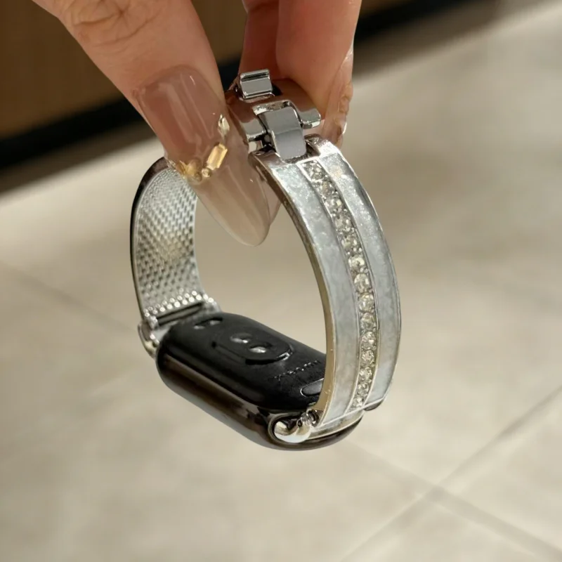 Металлический ремешок с инкрустацией стразами, подходящий для Xiaomi Band 8Pro/9Pro, для Mi Band 3/4/5/6/7, 8/8NFC/9/9NFC/10/10NFC, для Redmi Watch.
Металлический ремешок с инкрустацией стразами, подходящий для Xiaomi Band 8Pro/9Pro, для Mi Band 3/4/5/6/7, 8/8NFC/9/9NFC/10/10NFC, для Redmi Watch.