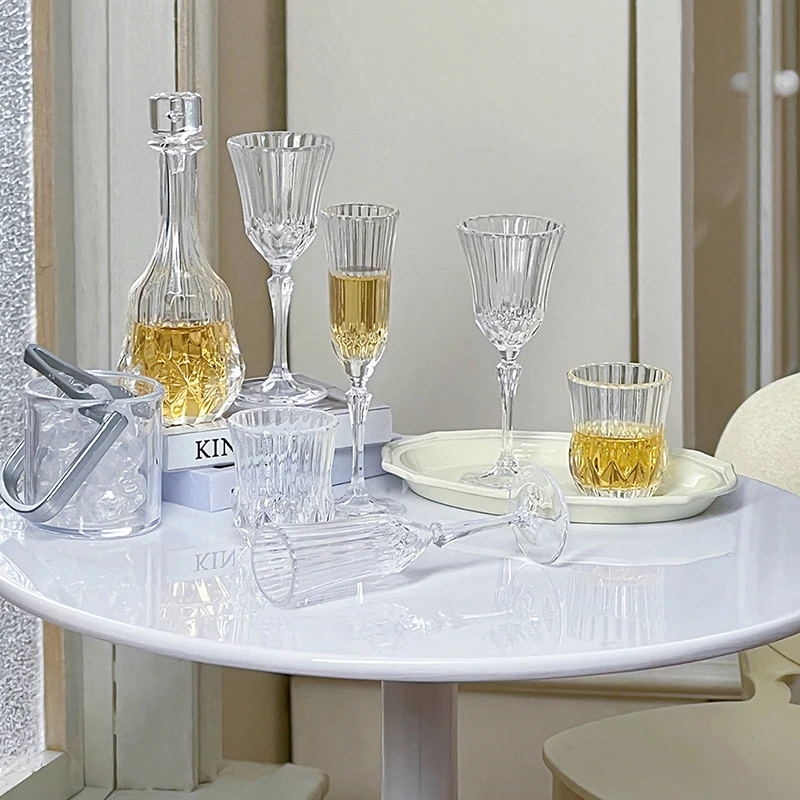 1:6 Dollhouse Small Wine glass a Toast Glass wedding Glass Bullet White Wine Glass Spirit Glass Set mini model furniture toys
1:6 Dollhouse Small Wine glass a Toast Glass wedding Glass Bullet White Wine Glass Spirit Glass Set mini model furniture toys