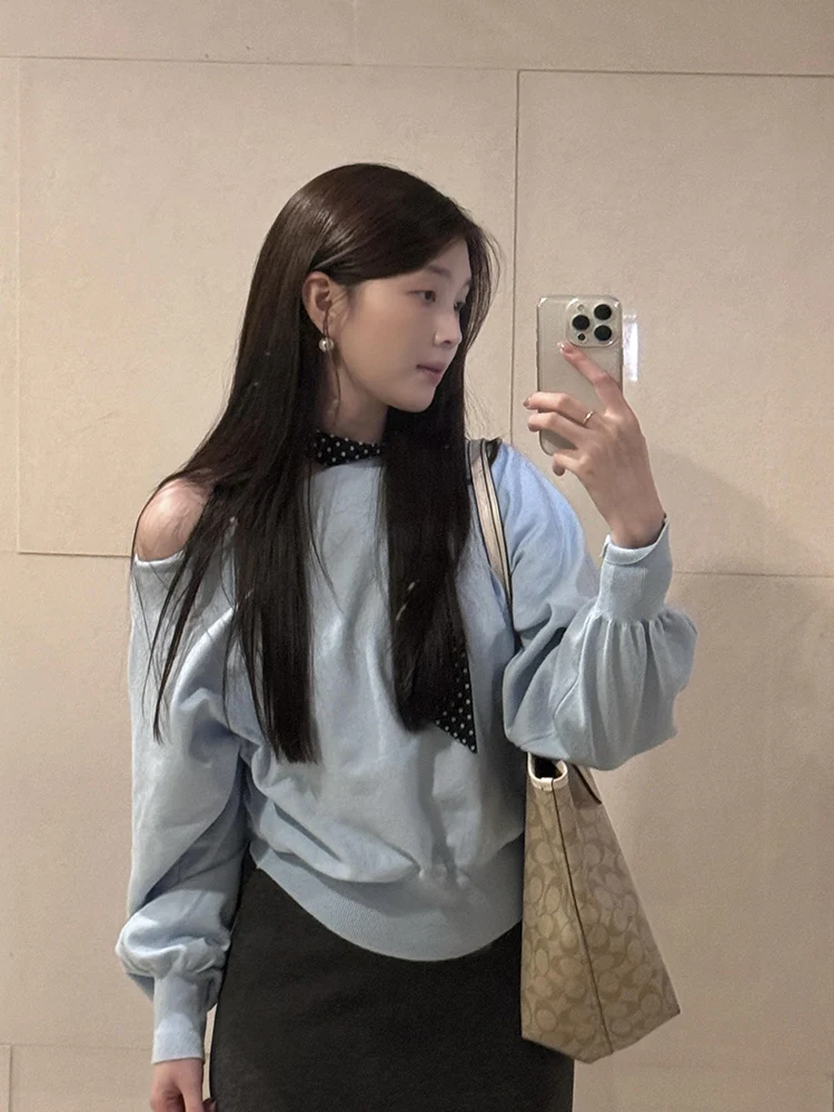 Chic Blue Knitted Shoulder Bared Loose Fit Long Sleeve Slant Collar Sweater for Women Autumn New Style Comfortable Soft Top
Chic Blue Knitted Shoulder Bared Loose Fit Long Sleeve Slant Collar Sweater for Women Autumn New Style Comfortable Soft Top