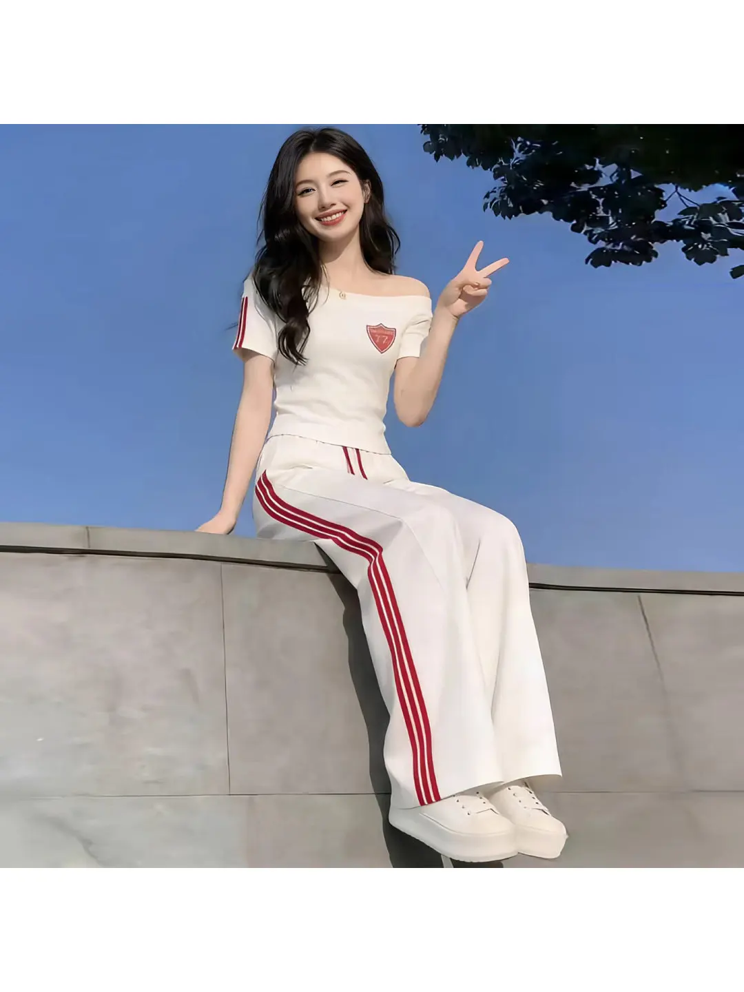 Summer Fashionable Sportswear Set for Women Beautiful Trendy Casual Shoulder Bared Top And Long Pants Cotton Short Sleeve T-S...
Summer Fashionable Sportswear Set for Women Beautiful Trendy Casual Shoulder Bared Top And Long Pants Cotton Short Sleeve T-S...