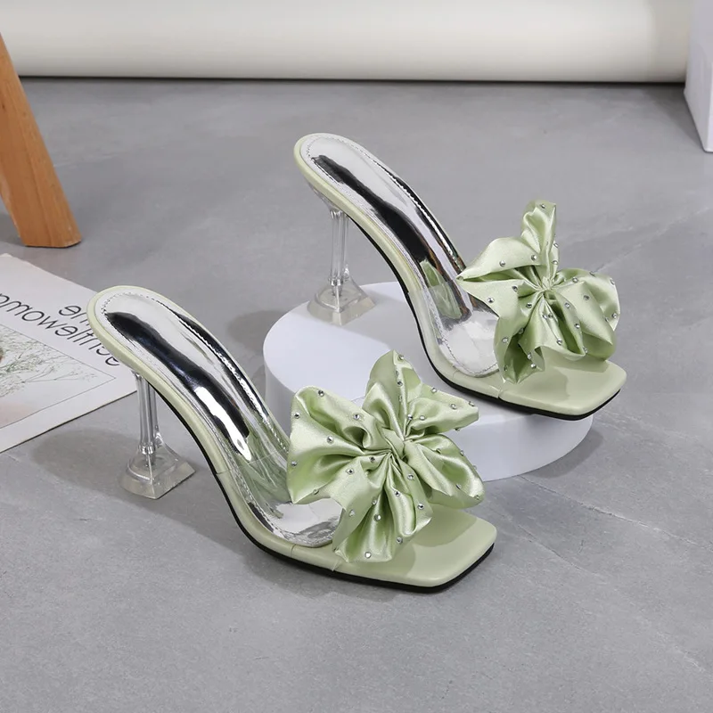 Big Rhinestones Butterfly-Knot Ladies Slippers Crystal Hoof High Heels Square Toe Sandały Damskie PVC Strap Huarache Fairy Sweet
Big Rhinestones Butterfly-Knot Ladies Slippers Crystal Hoof High Heels Square Toe Sandały Damskie PVC Strap Huarache Fairy Sweet