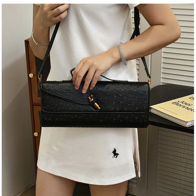 Модная женская сумка из искусственной кожи премиум-класса в стиле Парижа и повседневный повседневный вид
Модная женская сумка из искусственной кожи премиум-класса в стиле Парижа и повседневный повседневный вид