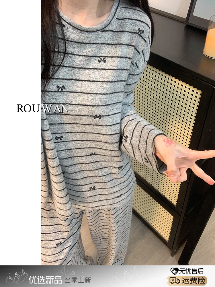 Корейские повседневные пижамы в полоску с бантом и круглым вырезом, женские весенне-осенние новые теплые повседневные домашние костюмы, комплект из двух предметов
Корейские повседневные пижамы в полоску с бантом и круглым вырезом, женские весенне-осенние новые теплые повседневные домашние костюмы, комплект из двух предметов