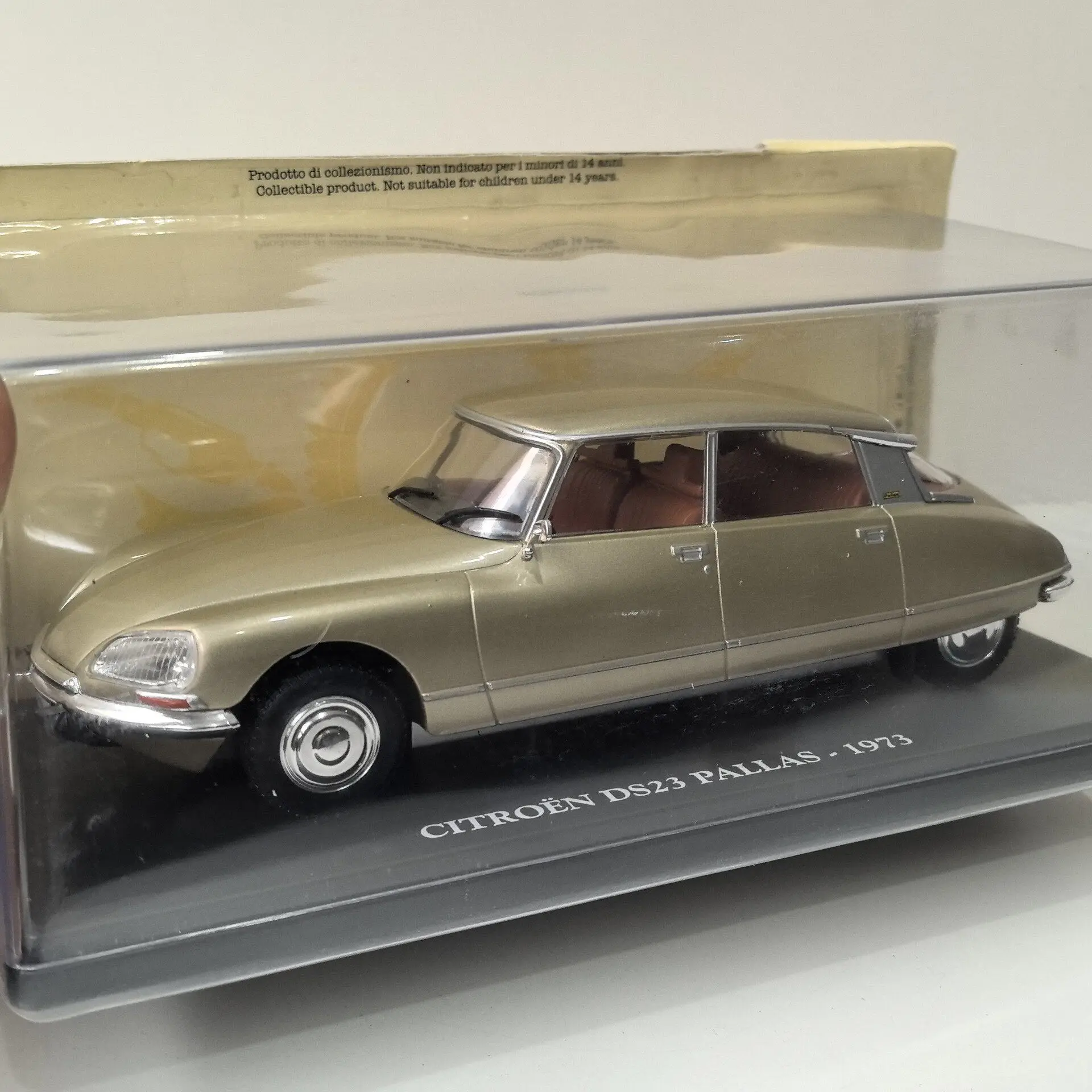 Diecast IXO 1/24 Scale CITROEN DS23 PALLAS 1973 D8 Alloy Car Model
Diecast IXO 1/24 Scale CITROEN DS23 PALLAS 1973 D8 Alloy Car Model