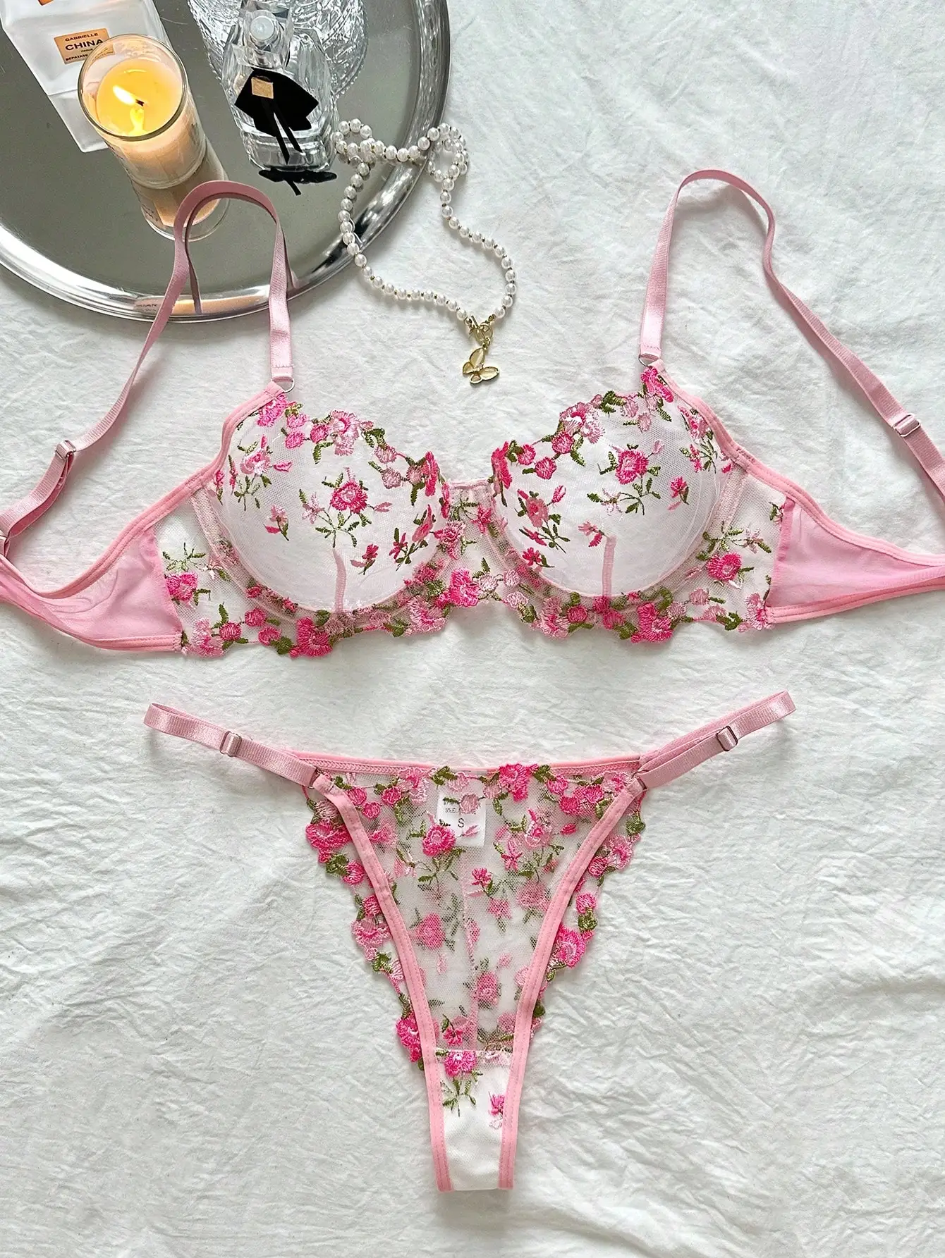 Pink Floral Lace Lingerie Set with Sheer Mesh and Delicate Embroidery for Romantic Occasions
Pink Floral Lace Lingerie Set with Sheer Mesh and Delicate Embroidery for Romantic Occasions
