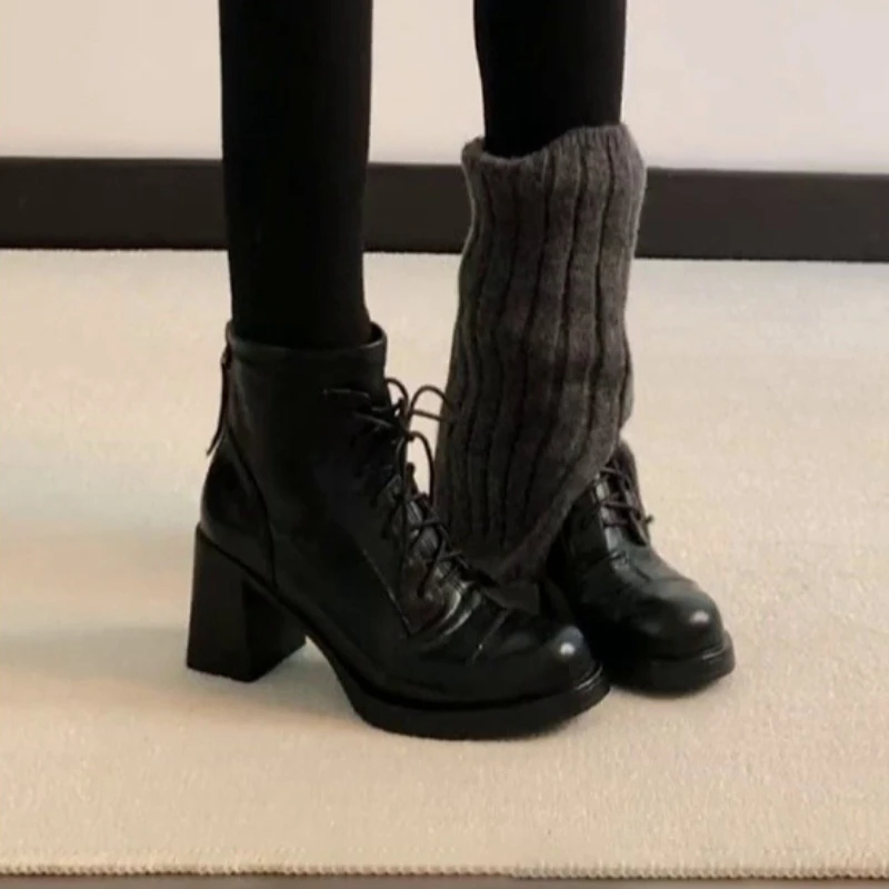 Женские пикантные женские ботинки на высоком каблуке, элегантные дизайнерские зимние туфли на массивном каблуке, кожаные туфли-лодочки, модные ботинки, трендовые женские ботинки, модные
Женские пикантные женские ботинки на высоком каблуке, элегантные дизайнерские зимние туфли на массивном каблуке, кожаные туфли-лодочки, модные ботинки, трендовые женские ботинки, модные