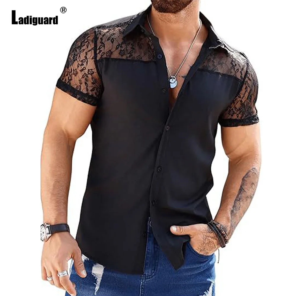 Men's Open Stitch Basic Shirt Clothing 2025 European Casual Beach Tops Sexy Patchwork Lace Blouse Mens Classic Notched Shirts
Men's Open Stitch Basic Shirt Clothing 2025 European Casual Beach Tops Sexy Patchwork Lace Blouse Mens Classic Notched Shirts